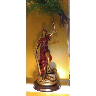 Imagem de Escultura dama da justiça vermelho em resina 11cm - Zona Livre