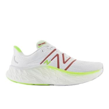 Imagem de New Balance Fresh Foam X More V4 Tênis de corrida masculino, Quartzo cinza/30 watts/vermelho tijolo, 47