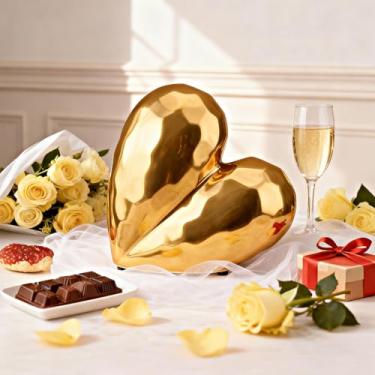 Imagem de Threehoney Escultura decorativa de coração de cerâmica de porcelana para decoração de casa, estátua de arte abstrata moderna inspirada em origami angular dimensional para dia dos namorados, sala de