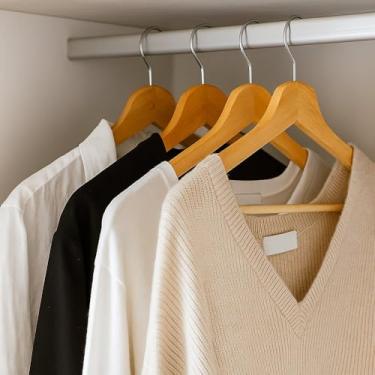 Imagem de Cabide de Madeira, 44cm x 22cm, Acabamento Envernizado, Kit com 3 Unidades, para Ternos e Roupas Delicadas