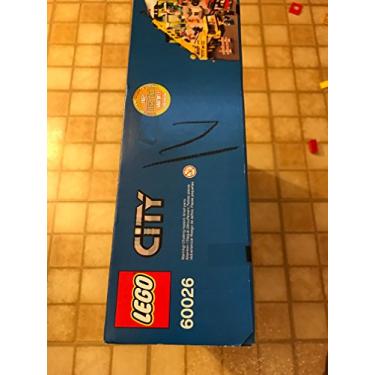Imagem de LEGO City Set #60026 Town Square