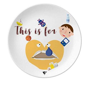 Imagem de Prato de porcelana triste amarelo com emoção lágrima choro de jantar redondo menino homem