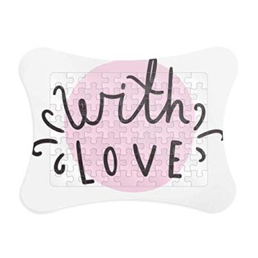 Imagem de com moldura de quebra-cabeça rosa com amor estilo citação de papel para casa