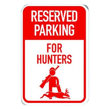 Imagem de PetKa Signs and Graphics PKRP-0626-NA_ Placa de alumínio "Resevered Parking for Hunters", 30,5 cm x 45,7 cm, Silhouette Hunter Red