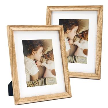 Imagem de FramePro Porta-retrato 20 x 25 cm, pacote com 2 expositores de fotos de madeira rústica com tapete branco para 12 x 18 cm com vidro verdadeiro, suporte de mesa ou pendurar na parede, marrom