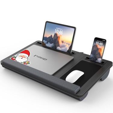 Imagem de Potuopy Mesa de colo – Bandeja para laptop de até 17 polegadas com descanso de pulso, alça portátil, mouse pad fixo, compartimentos para tablet e telefone, suporte para laptop para cama com almofada