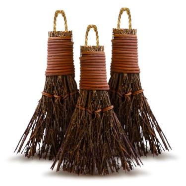 Imagem de Vassoura perfumada com especiarias de abóbora de 7,6 cm (pacote com 3) - Vassoura decorativa de bruxa para proteção de porta e decoração de Halloween