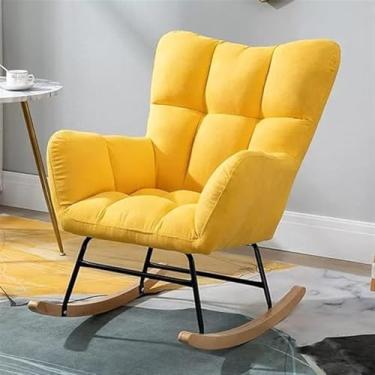 Imagem de Cadeira de balanço moderna de veludo amarelo com apoio para os pés, encosto alto e apoios de braço, planador de berçário estofado, conforto elegante para quarto de bebê e espaço de estar