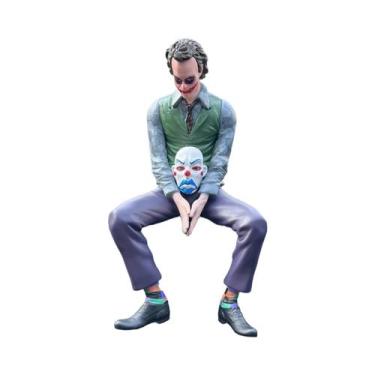 Imagem de Boneco De Ação Do Joker De Heath Ledger De 16cm Sentado Com Terno Verd