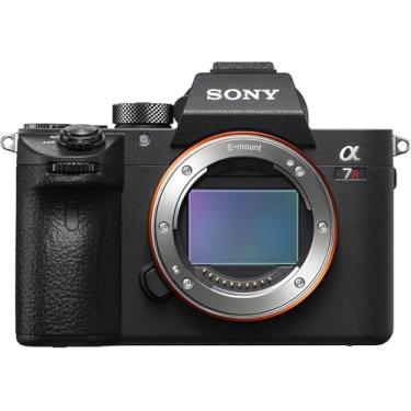 Imagem de Sony Câmera Alpha 7R IV com lente intercambiável sem espelho com sensor de alta resolução de 61 MP, até 10 FPS com rastreamento AF/AE contínuo