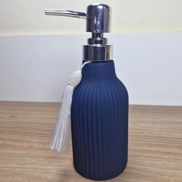 Imagem de Saboneteira de Porcelana Canelada Válvula Cromada – Dispenser para Sabonete Líquido, Álcool em Gel e Detergente – Decoração Premium para Banheiros Lavabos -Naneh Decor® (Azul Petróleo)