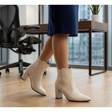 Imagem de Bota Feminina Salto Grosso Alto Bico Fino Cano Curto Texana Bloco Cor: