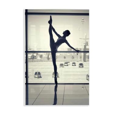 Imagem de Stupell Industries Praticando Ballerina Stance Wall Plaque Art Design por Incado, 25 x 38 cm