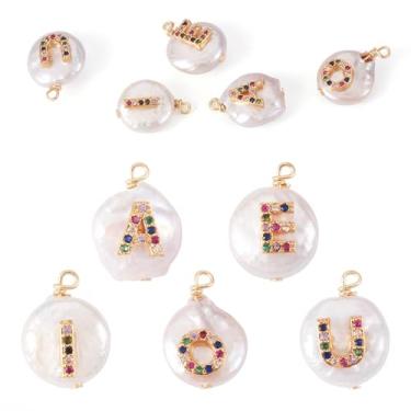 Imagem de Beadthoven 5 peças pingentes de pérolas naturais de água doce de latão dourado zircônia cúbica AEIOU Vogal pingente de pérola real 11-12 mm pepitas redondas planas pingentes pendentes de pérolas para