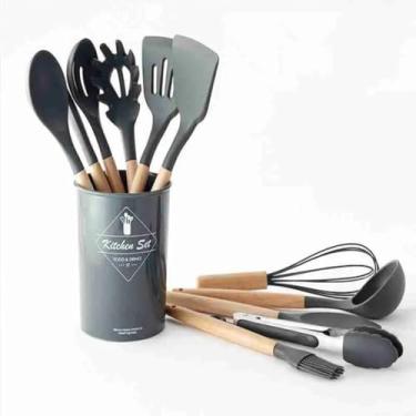 Imagem de Kit de Utensílios de Cozinha com 12 Peças, Silicone com Cabo de Madeira, Resistente a Alta Temperatura, Inclui Colheres, Espátulas, Batedor e Pote (Preto) (Rosa) (Cinza)