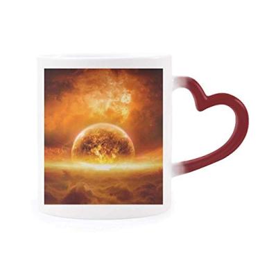 Imagem de Caneca de grés com estampa de planeta vermelho dourado como chama, sensível ao calor, muda de cor vermelha