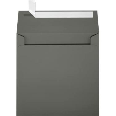 Imagem de Envelopes de convites quadrados de papel LUX para cartões de 6 1/4 x 6 1/4 em fumaça, envelopes impressos para convites, com vedação de descascar e pressionar, pacote com 50, tamanho de envelope 16,5 x 16,5 cm (cinza)