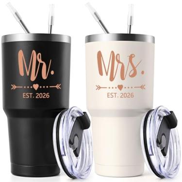 Imagem de Lifecapido Mr and Mrs Gifts, presentes de casamento para casais 2026 Mr & Mrs Conjunto de copos de 850 g, presente de noivado para ele e ela para noivo (preto e creme)