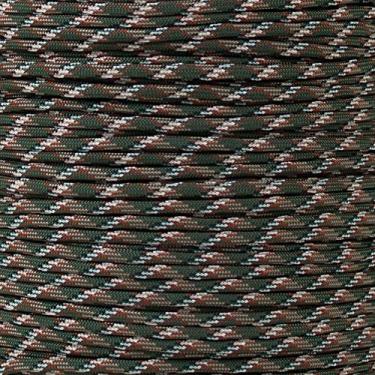 Imagem de PARACORD PLANET – Paracorda/paraquedas que brilham no escuro 250 kg – Tipo III 250 kg de resistência à tração para cabo (Woodland Camo Glow Tracers, 300 pés)