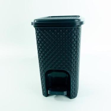 Imagem de Lixeira 7 Litros Rattan Preta Com Pedal Montada 25738 Arqplast, Preto