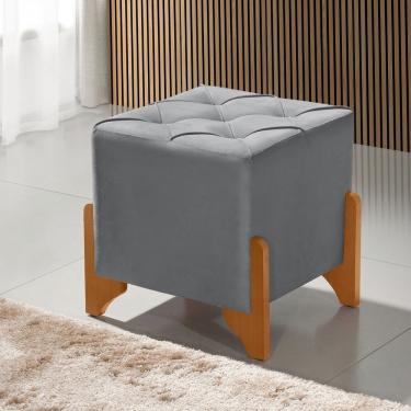 Imagem de Puff Banqueta Kansas Quadrado com Assento em Espuma Revestimento em Veludo Cinza para Sala