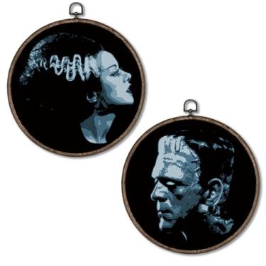 Imagem de Giosve Pôster emoldurado em tela redonda vintage azul Frankenstein e noiva de Frankenstein, filme de monstro de terror gótico, esculturas de parede penduradas para decoração de casa, bar, caverna, 25