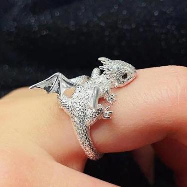 Imagem de Anéis de dragão para mulheres, lindo anel de dinossauro kawaii ajustável, formato de animal de dragão voador, festa de aniversário de amizade, Natal, 2cm, Metal, Sem pedra preciosa