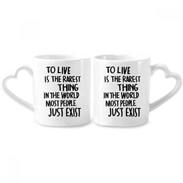 Imagem de Conjunto de canecas de porcelana para casais, com citação Most People Just Exist, coração