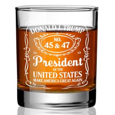 Imagem de Ymzkpoa Presentes de vidro de uísque Donald Trump para homens, pai, copo engraçado de cocatail bopurbon para homens, amigo, 47 copos de uísque presente para aposentadoria de Natal, Dia dos Pais