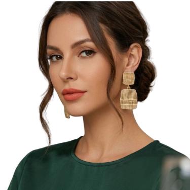 Imagem de Brinco Pressão Feminino Dourado Texturizado Geométrico Luxo