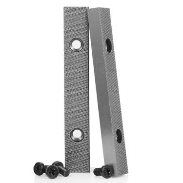 Imagem de Forward Placas de mandíbula de aço de substituição de 12 cm (1 par) e parafusos para torno multiuso DT08125A