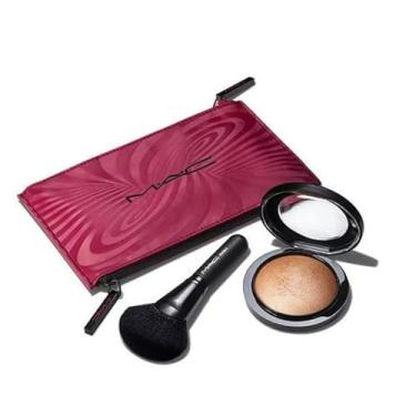 Imagem de Kit de acabamento de pele M.A.C. Hypnotizing Holiday TRICK of the LIGHT MINERALIZE SKINFINISH - Bling Me to Life Mineralize Skinfinish e pincel facial 143S.