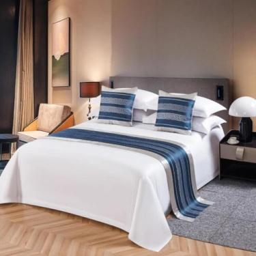 Imagem de Corredor de cama de luxo e cachecóis, manta de cama king size, protetor jacquard resistente a rugas, adiciona uma camada elegante para quarto de hóspedes contemporâneo, decoração de luxo de hotel