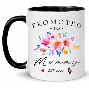 Imagem de Promoted to Mommy Est 2026 Canecas de café | Presentes para novas mães pela primeira vez | Presente de anúncio de gravidez | Revelação de gravidez | Canecas de anúncio de bebê | Presentes de mamãe