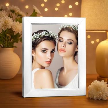 Imagem de Porta-retratos de 12,76 x 17,78 cm de cor sólida clássica para parede e mesa, suporte decorativo moderno para fotos de noivado em casa (branco)