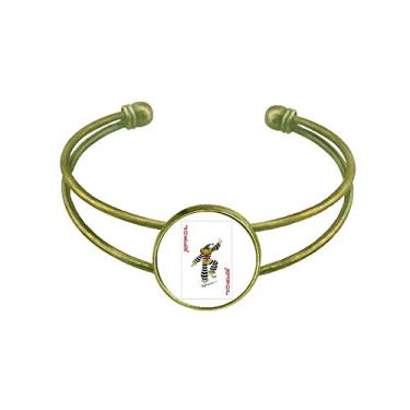Imagem de Bracelete retrô com estampa de cartas do Coringa Vermelho com punho aberto