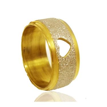 Imagem de Aliança de Namoro em Aço Trabalhada com Coração Tamanho 19