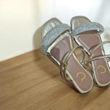 Imagem de Sandalia com brilho dourada,Excelente para você usar Natal,Ano Novo,conforto e qualidade