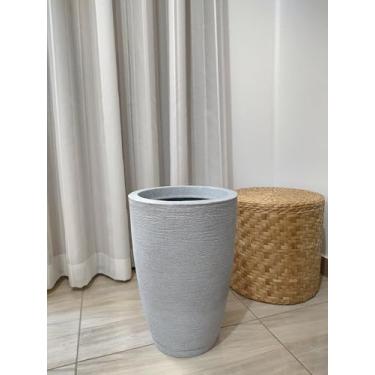Imagem de VASO DE PLANTAS PARA DECORAÇÃO DE POLIETILENO CINZA COM PRATO INCLUSO