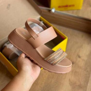 Imagem de Sandália Feminina Moleca Tratorada Tiras Grossas Brilho Intenso, Nude,