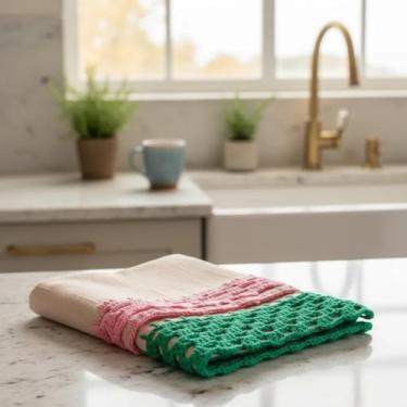 Imagem de Pano de Prato com Crochê, Bege com Detalhes Rosa e Verde, Bordas Decorativas em Crochê Kit 2 Peças