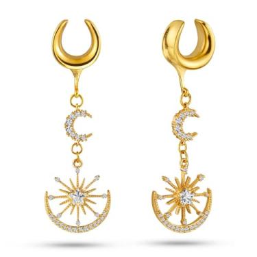 Imagem de Casvort 2 peças hipoalergênicas 316 aço inoxidável cirúrgico dourado elegante lua estrela túneis ganchos de sela plugues 9/16 brincos diários para alongamento feminino piercing de Natal joia corporal