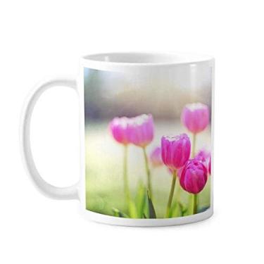 Imagem de Linda caneca de cerâmica verde e vermelha com flores do sol