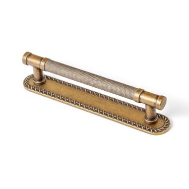 Imagem de Goo-Ki Pacote com 2 puxadores de gaveta de armário de latão antigo com espaçador de placa traseira - Puxadores de barra de latão vintage retrô de liga de zinco ferragens de cozinha para armário, 2210