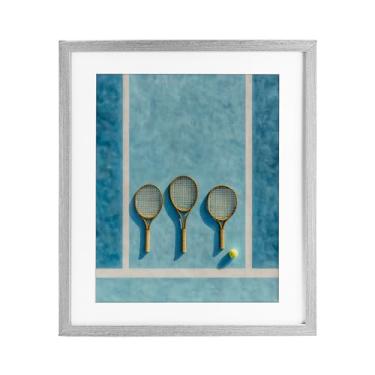 Imagem de Stupell Industries Impressão emoldurada cinza trio raquete de tênis sob vidro, design por Franklyn Gregory, 53 x 43 cm