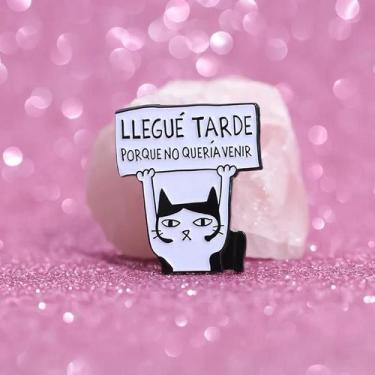 Imagem de Broches De Esmalte De Animais De Desenho Animado, Crachás De Lapela, J