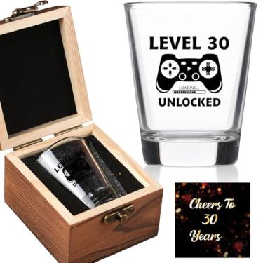 Imagem de Ithmahco Presentes de aniversário de 30 anos para ele – copo de shot desbloqueado nível 30 com caixa de madeira – Cheers To 30 Years Old, Cool 30th Birthday Party Decoration – Presente de 30 anos para