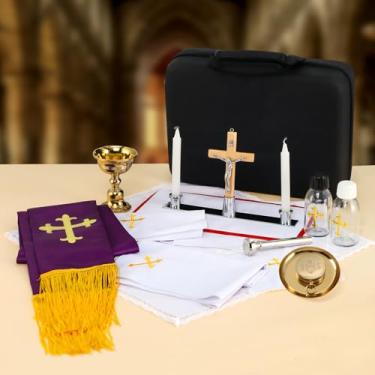 Imagem de Kit de viagem católica - cálice, PYX, paten, crucifixo, velas com suporte, estola do clero, lençóis, aspersor de água benta e garrafas com estojo