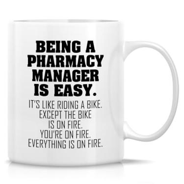 Imagem de Retreez Caneca engraçada de gerente de farmácia - xícara de café ou chá de cerâmica de 325 ml - Presente hilário para farmacêuticos, supervisores de farmácia, chefes - presente de aniversário