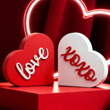 Imagem de Olanrun Decoração de Dia dos Namorados e presentes para ela, conjunto de coração de madeira XOXO Love, decoração romântica de dia dos namorados para casa, escritório, quarto, bandeja de mesa, lareira